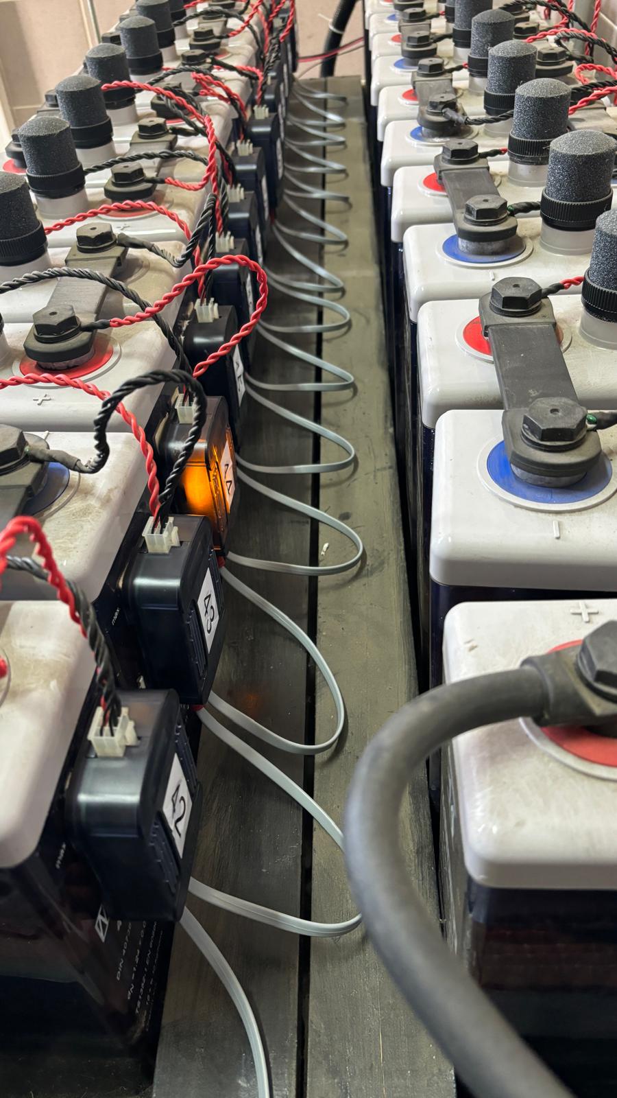 Alpais stationary battery monitoring system